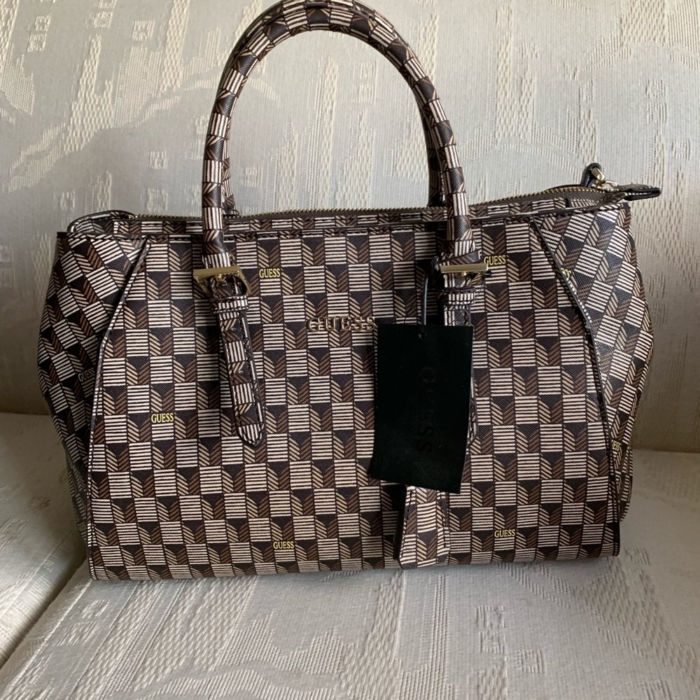 Guess brand purse 👜
